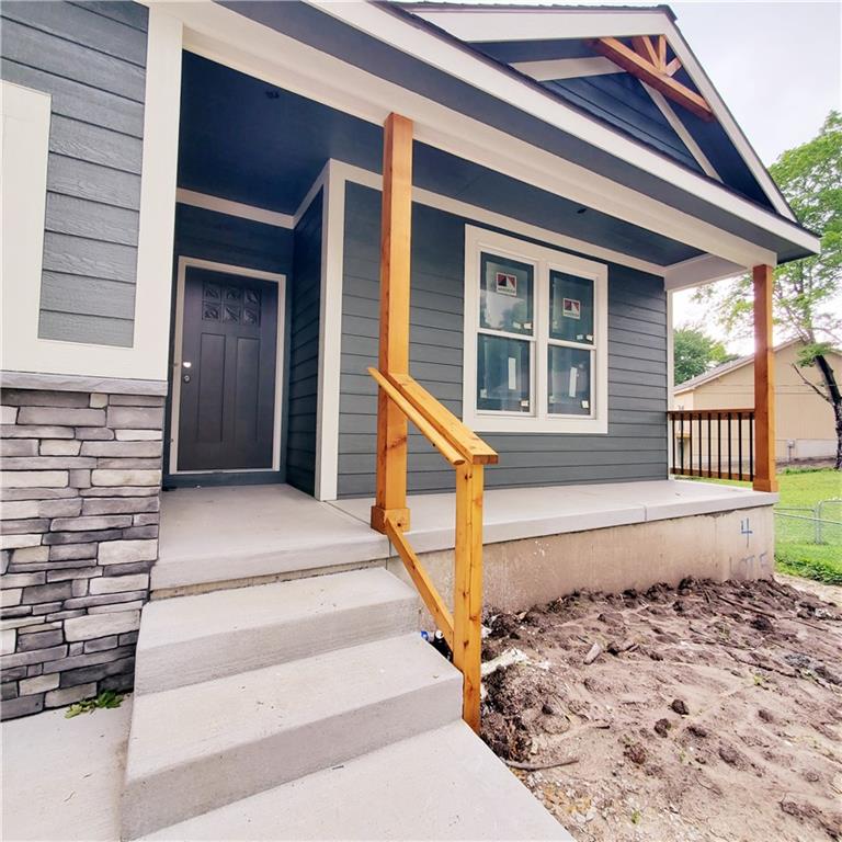 Photo 4 of 4 HIGHLAND Circle