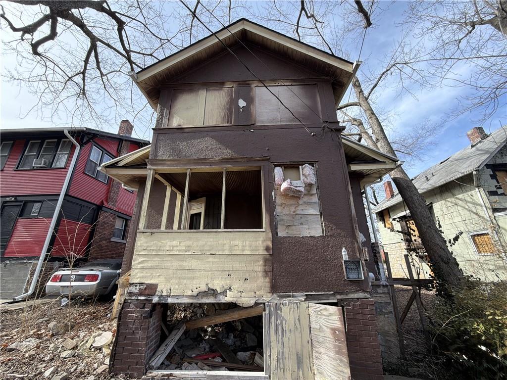 Photo 4 of 4907 Walrond Avenue
