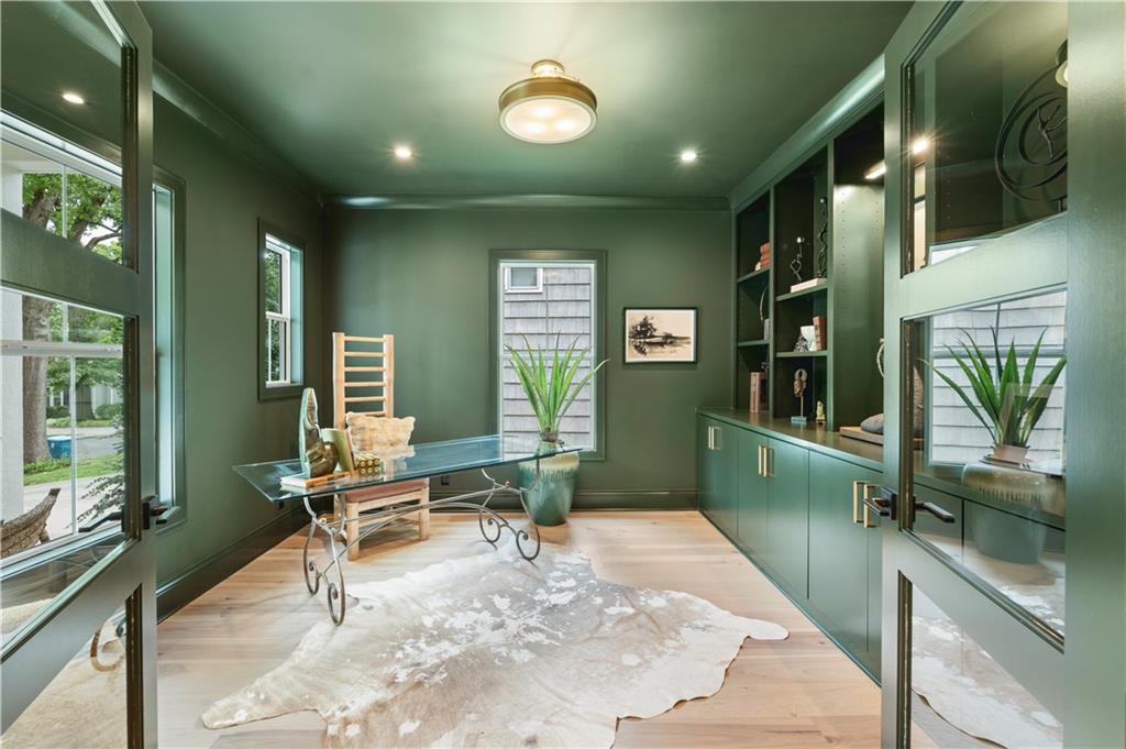 Photo 6 of 4617 W 72nd Street