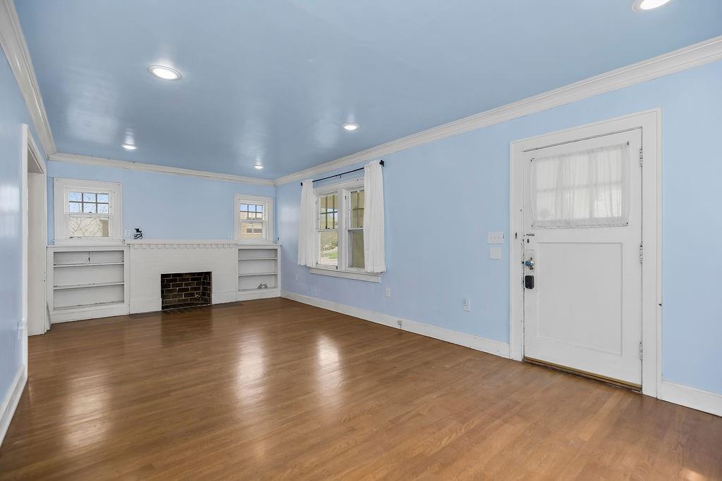 Photo 4 of 5306 Charlotte Street