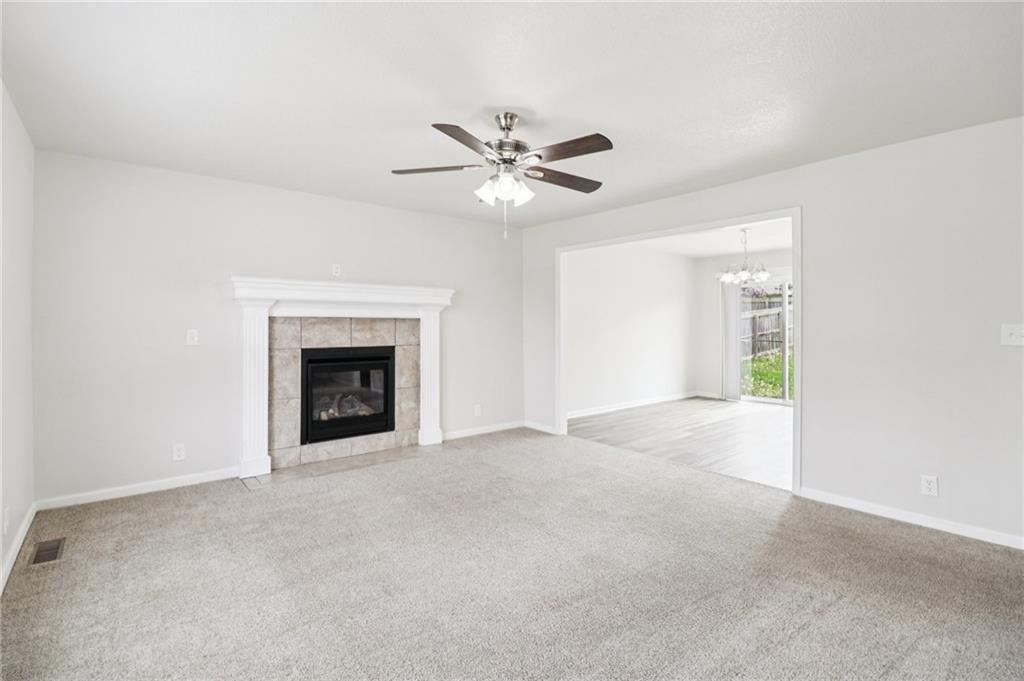 Photo 4 of 1307 NW Hilltop Lane