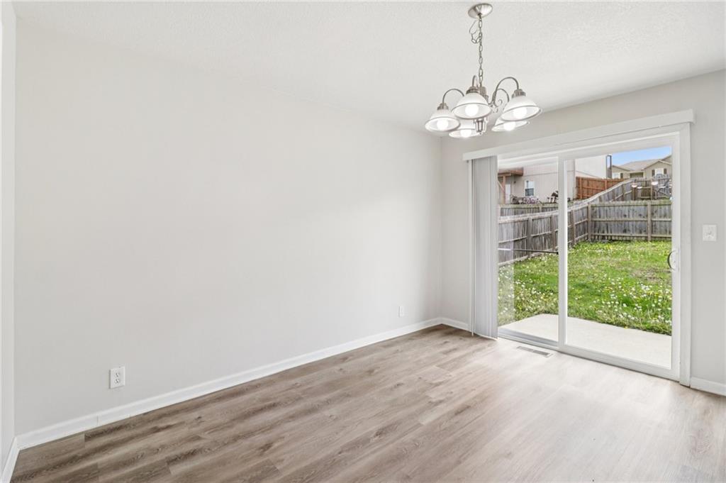 Photo 6 of 1307 NW Hilltop Lane