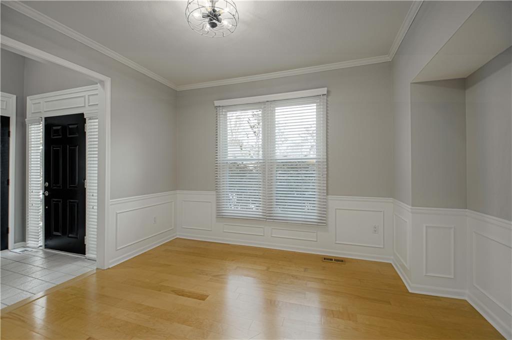 Photo 5 of 6913 RED OAK Drive