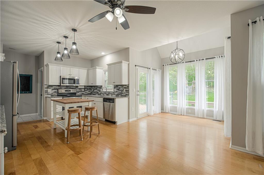 Photo 6 of 6913 RED OAK Drive