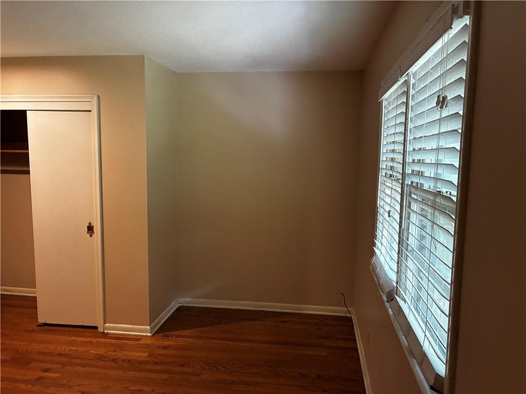 Photo 7 of 1510 E Sheridan Street
