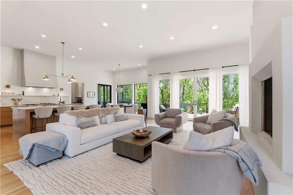 Photo 4 of 7300 NW Pampas Lane