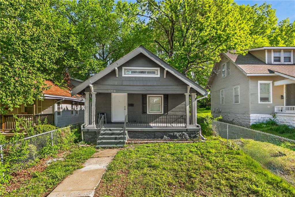 Photo of 1308 E 59th Street