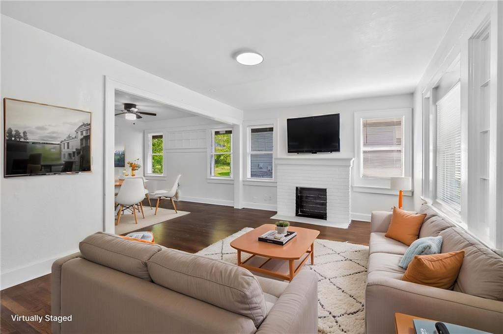Photo 4 of 1308 E 59th Street