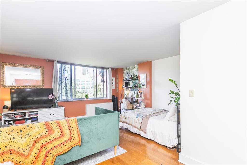 Photo 4 of 600 E 8th Street #5S