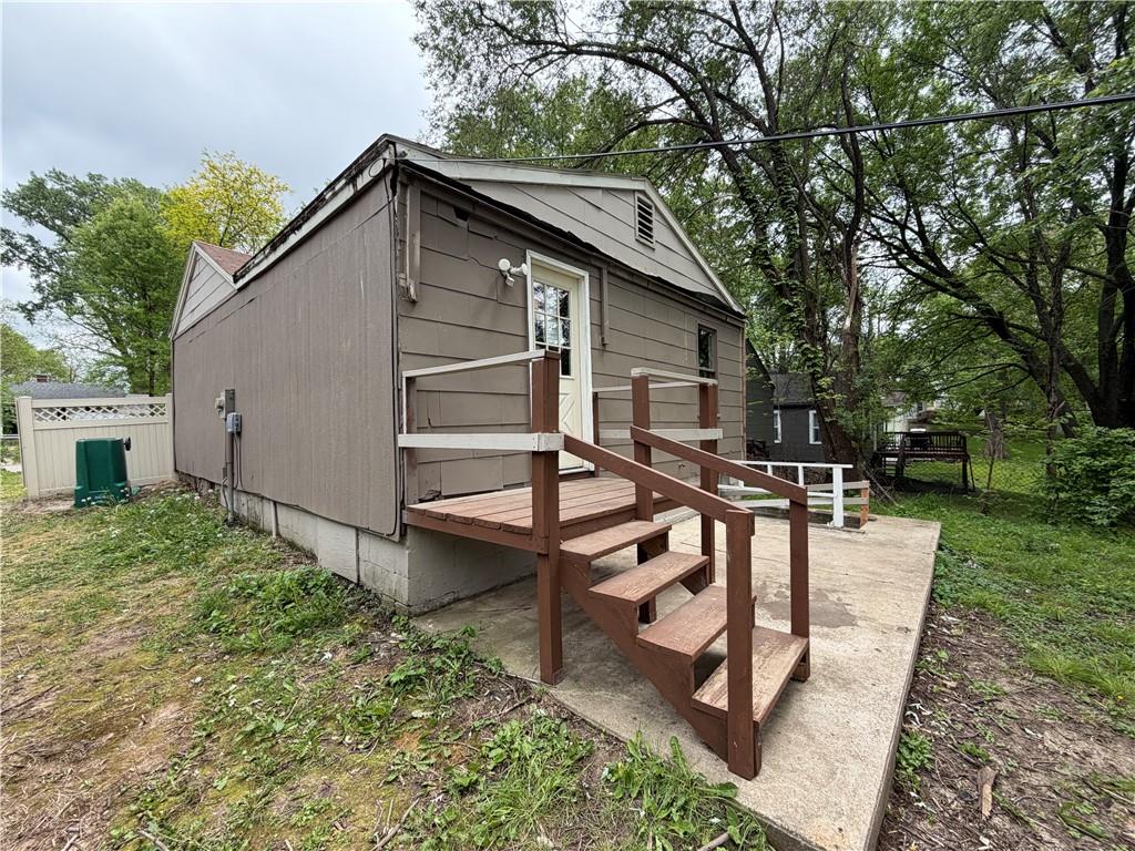 Photo 3 of 326 N Cedar Avenue