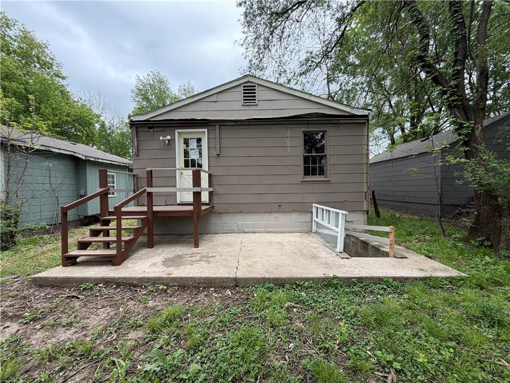Photo 4 of 326 N Cedar Avenue