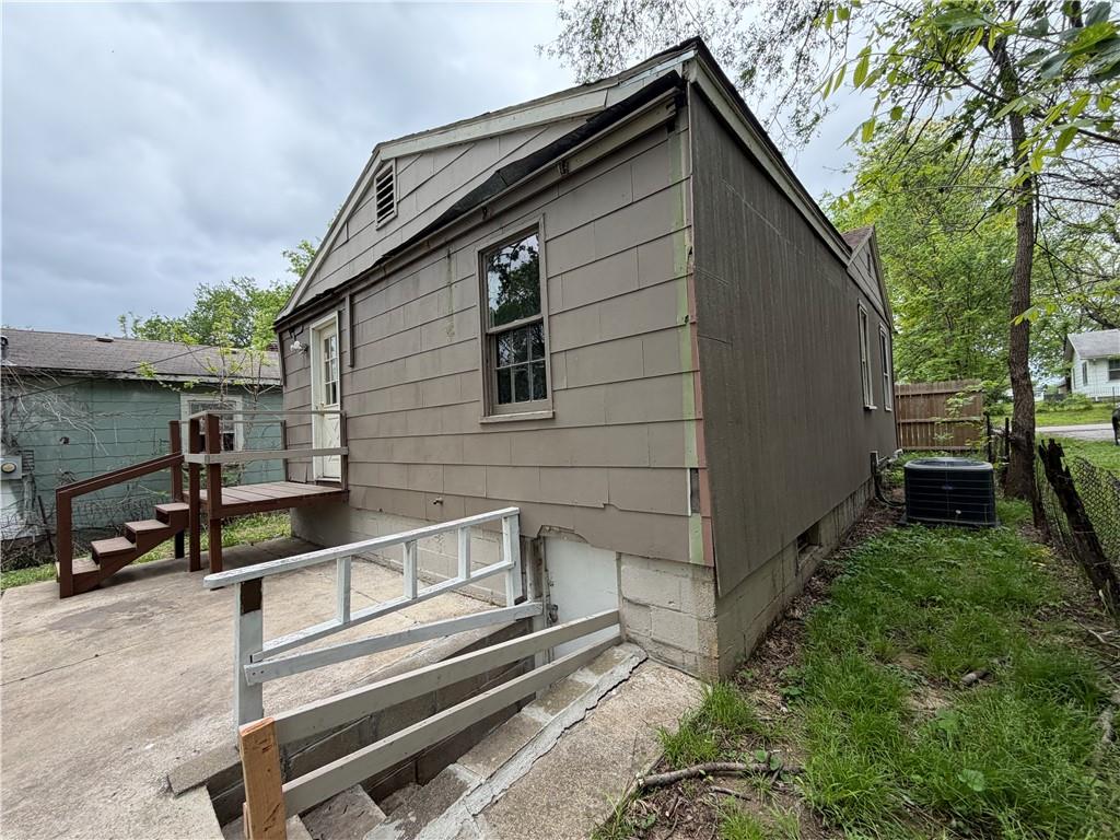 Photo 5 of 326 N Cedar Avenue
