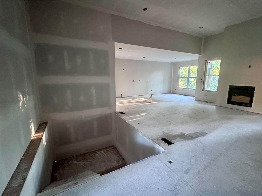 Photo 3 of 8638 Eagle Creek Drive