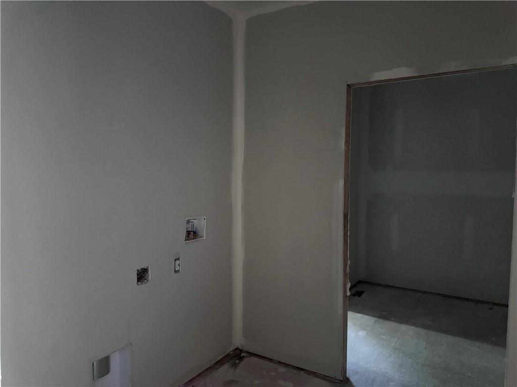 Photo 5 of 8646 Eagle Creek Drive