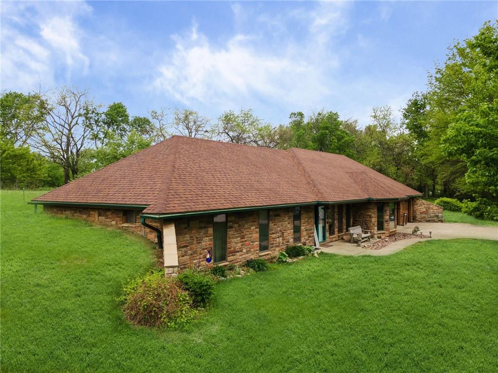 Photo 5 of 4021 Country Squire Road