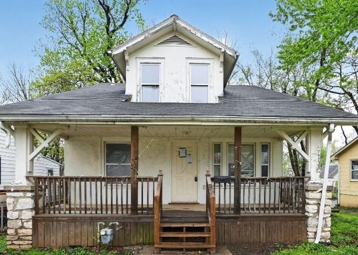 Photo of 121 N ASH Avenue