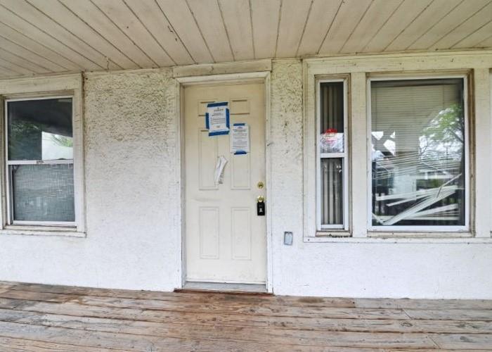 Photo 2 of 121 N ASH Avenue