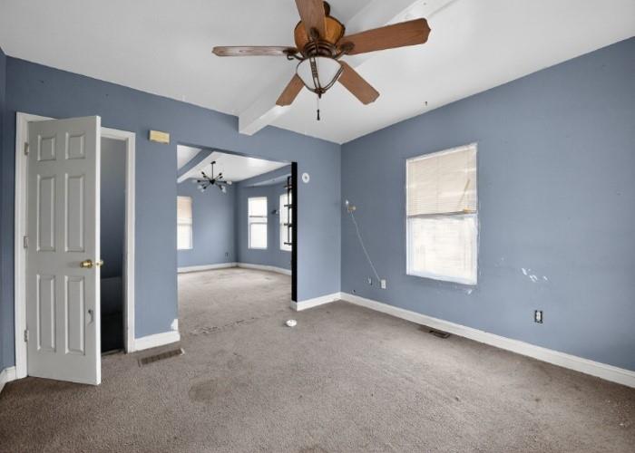Photo 7 of 121 N ASH Avenue