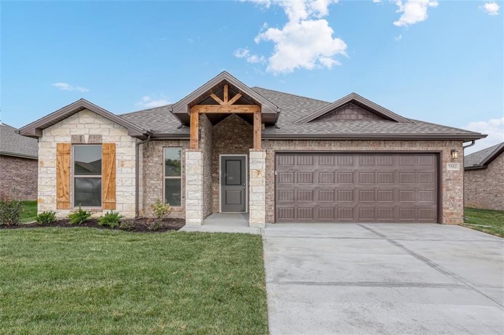 Photo of 18450 W 195 Street in Spring Hill, KS