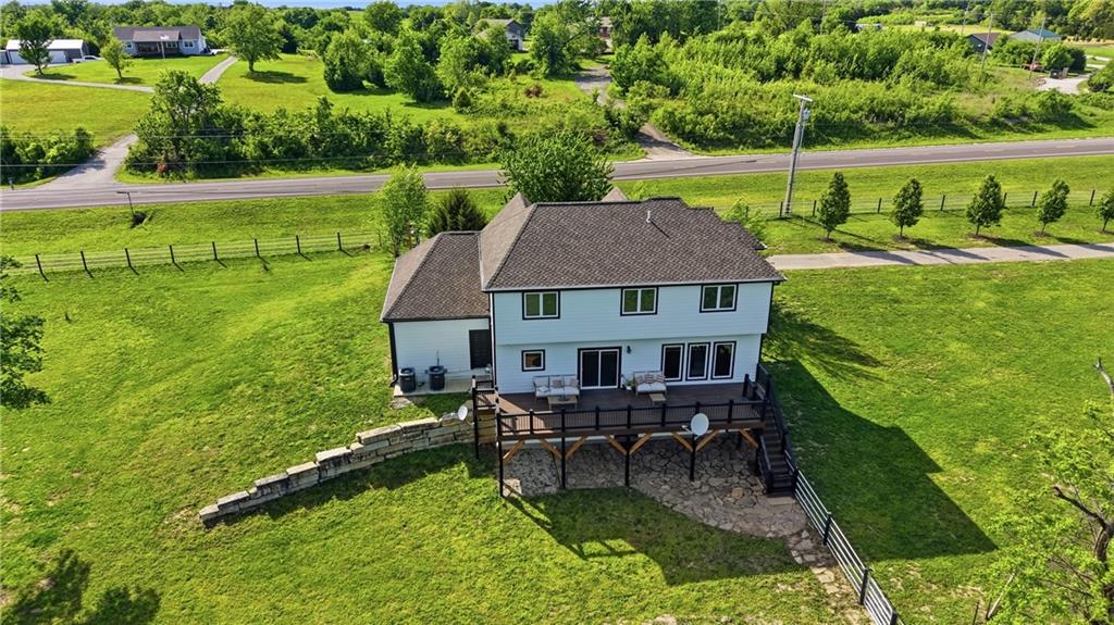 Photo 4 of 18411 Linwood Road