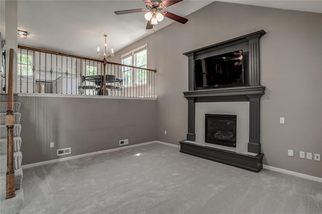 Photo 4 of 503 S 137th Place