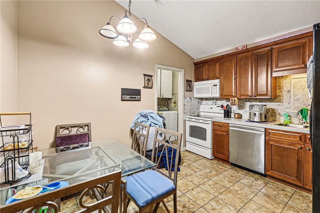 Photo 5 of 14025 Ballantrae Drive