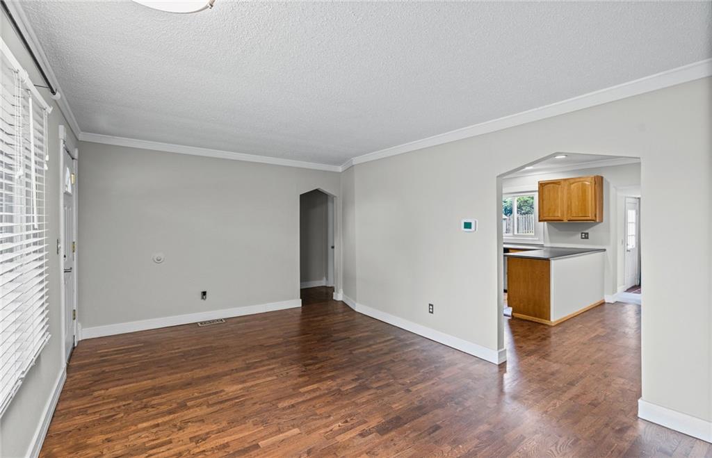 Photo 5 of 200 W 98 Street