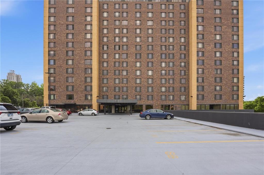 Photo 3 of 700 E 8th Street #14N