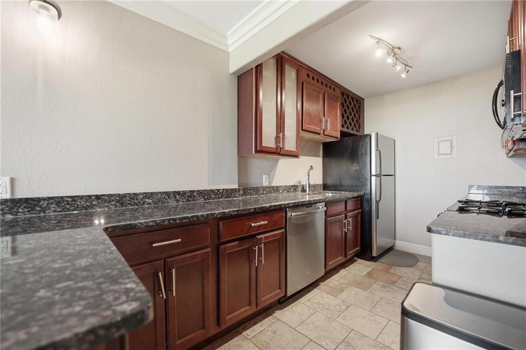 Photo 7 of 700 E 8th Street #14N