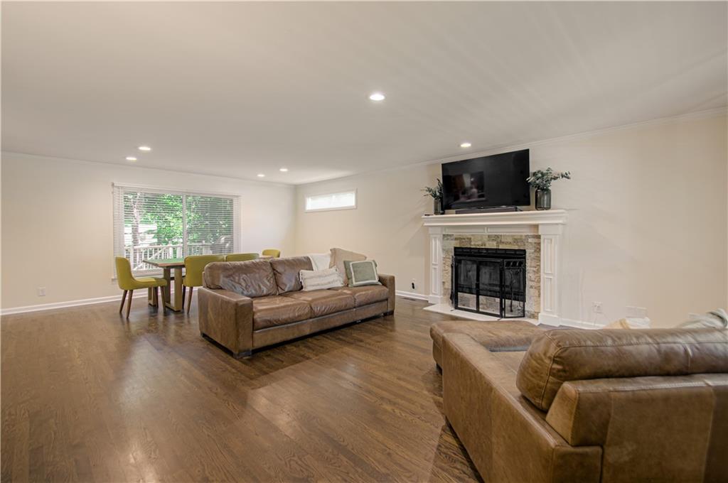 Photo 5 of 1500 Amesbury Avenue