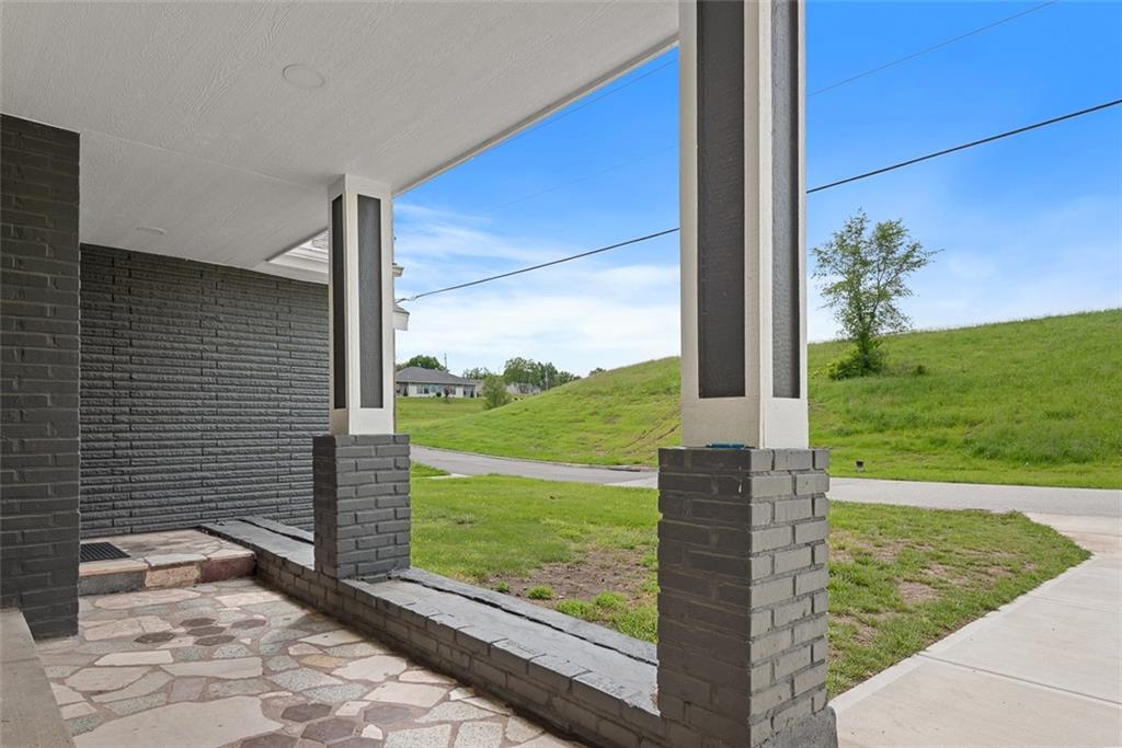 Photo 6 of 112 W Kay Street