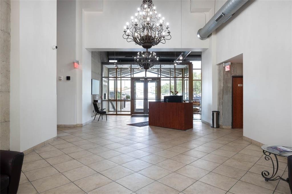 Photo 7 of 600 E Admiral Boulevard #305