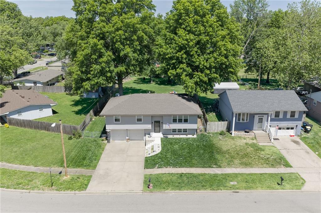 Photo 2 of 412 Fairlane Street