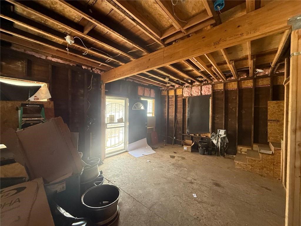 Photo 3 of 2210 Cleveland Avenue