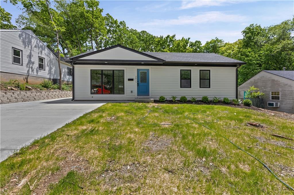 Photo 4 of 2815 S 24 Street