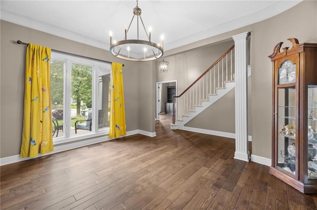 Photo 6 of 5812 MANOR Lane