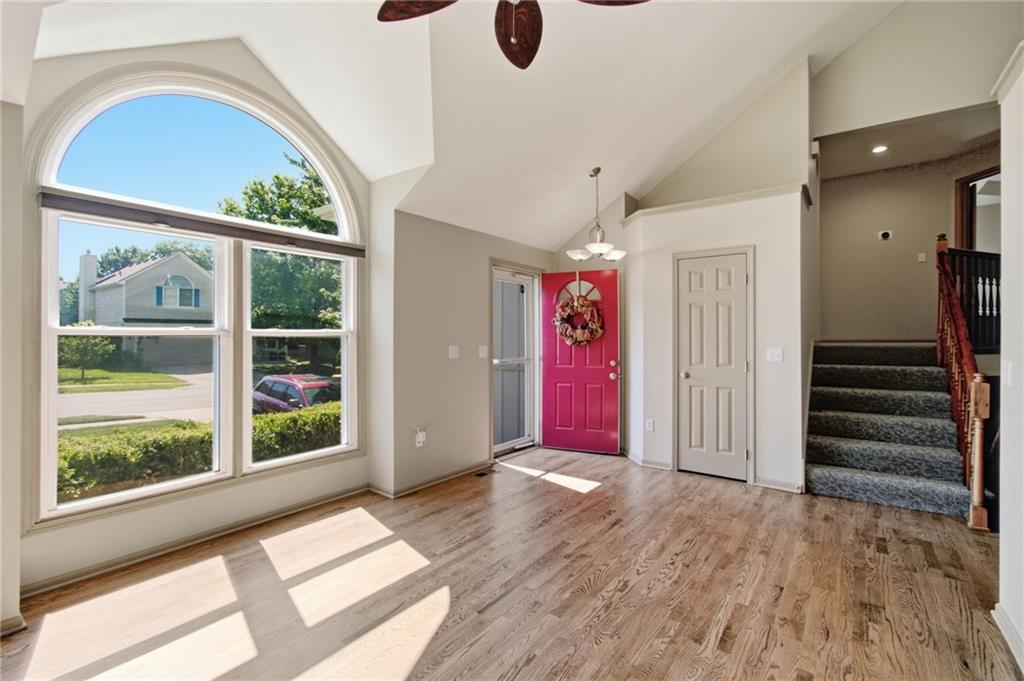 Photo 4 of 7324 N Richmond Avenue