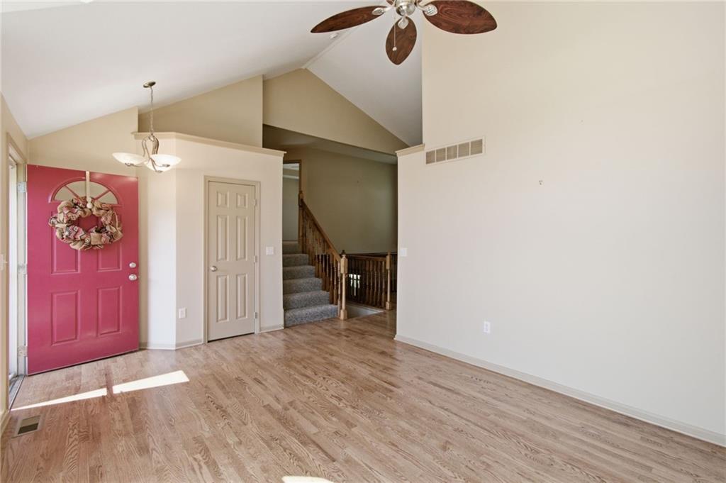 Photo 5 of 7324 N Richmond Avenue