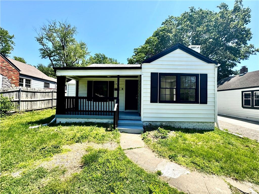 Photo of 1905 S Maywood Avenue