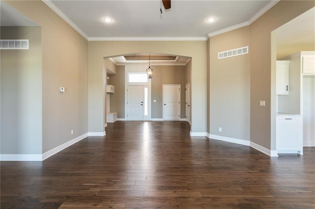 Photo 5 of 8895 N Monroe Avenue