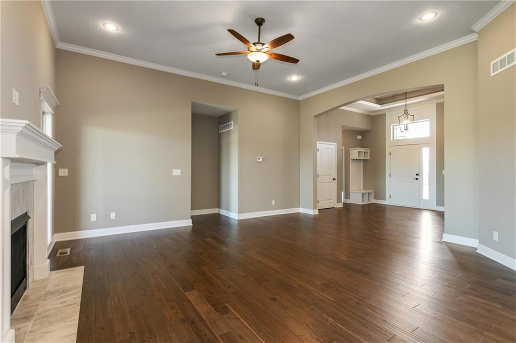 Photo 6 of 8895 N Monroe Avenue