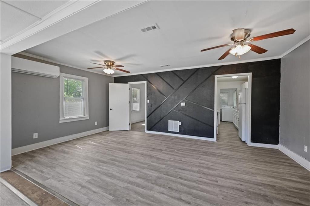 Photo 5 of 2917 E 61st Street