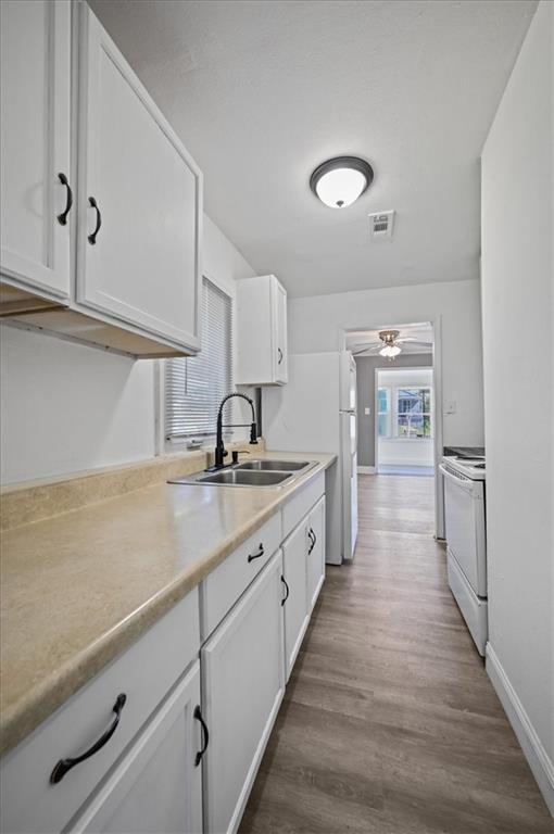 Photo 7 of 2917 E 61st Street