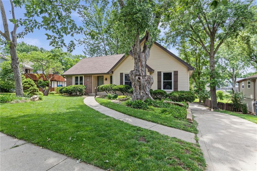 Photo of 1605 High Drive