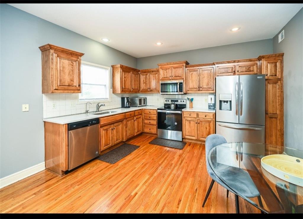 Photo 4 of 8604 NE 75TH Terrace