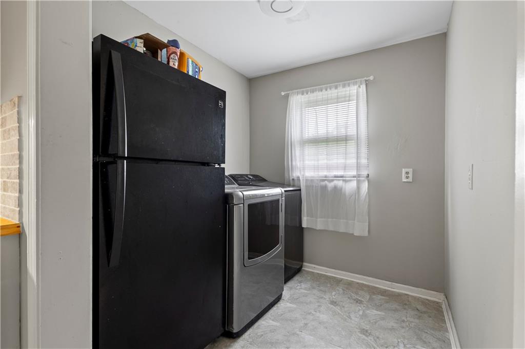 Photo 7 of 2816 NE 56th Street