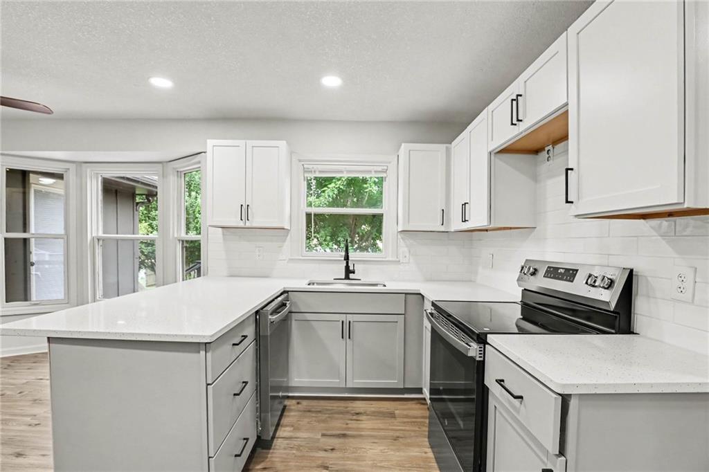 Photo 7 of 300 N Woodson Drive