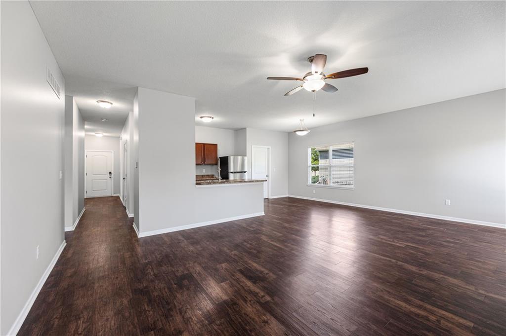 Photo 5 of 14229 S Landon Street