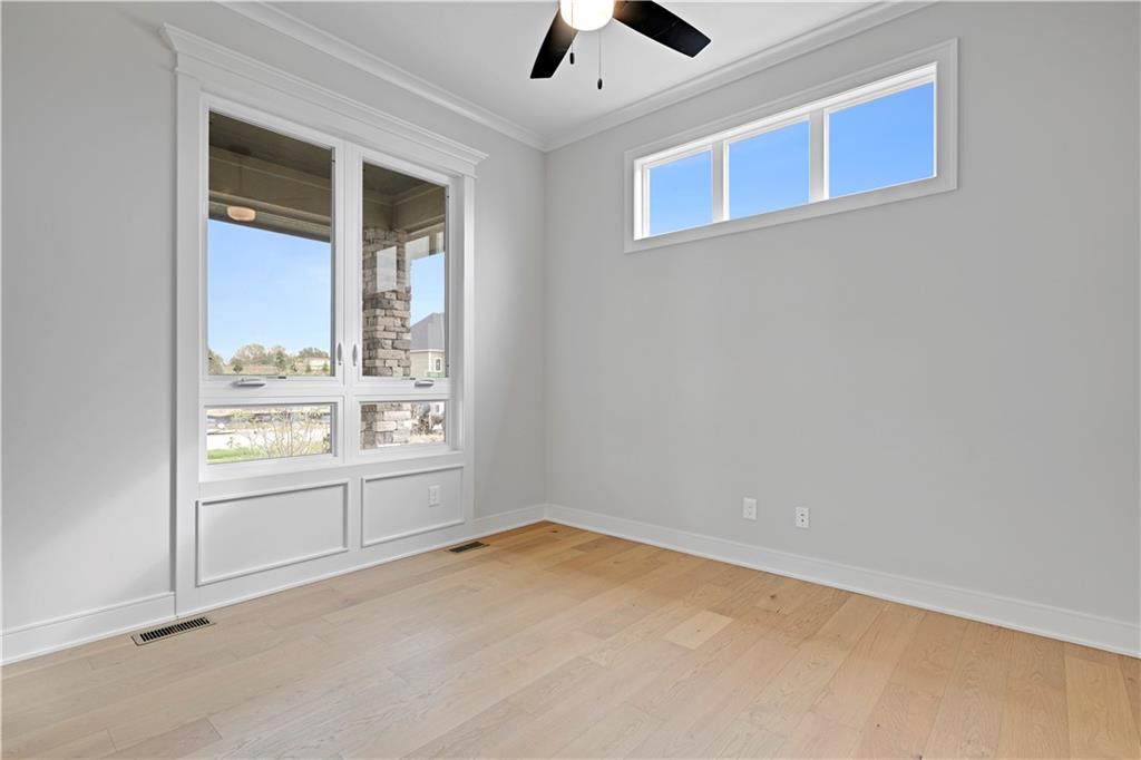 Photo 5 of 17321 Earnshaw Street