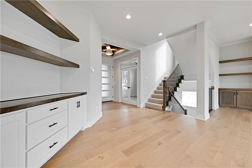 Photo 6 of 17321 Earnshaw Street